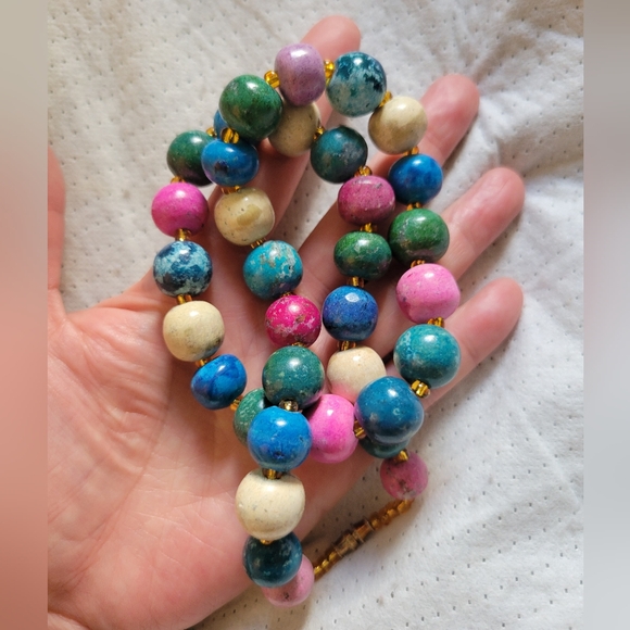 NWOT Gorgeous Multicolor Dyed Natural Stone Beaded Marble Necklace (OS) - Picture 4 of 5